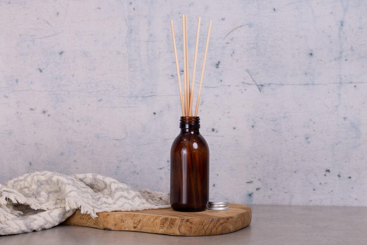 Reed Diffuser - Jasmine & Cedarwood - TheNakedCandleCo